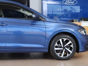 Volkswagen Polo hatch 1.0TSI Life manual - Image 5