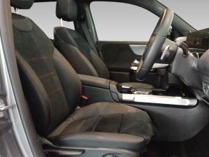 Mercedes-Benz EQB EQB350 4Matic Progressive - Image 13