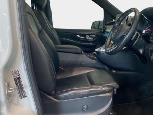 Mercedes-Benz V-Class V300d Exclusive - Image 13