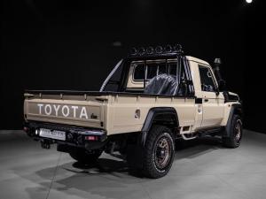 Toyota Land Cruiser 79 2.8GD-6 single cab auto - Image 5