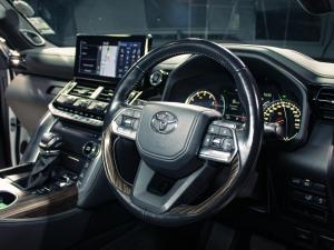 Toyota Land Cruiser 300 3.3D ZX - Image 10