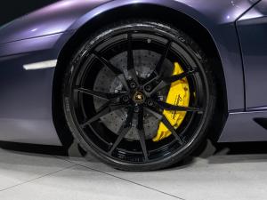 Lamborghini Aventador LP700-4 - Image 30