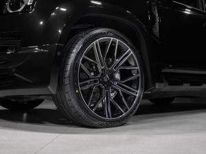 Land Rover Defender 110 D350 X-Dynamic HSE - Image 11