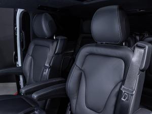 Mercedes-Benz V-Class V300d Exclusive - Image 12