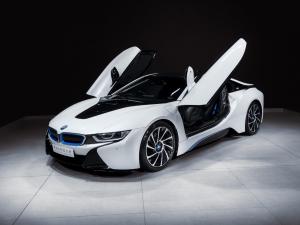 BMW i8 eDrive coupe Protonic Frozen Yellow Edition - Image 15