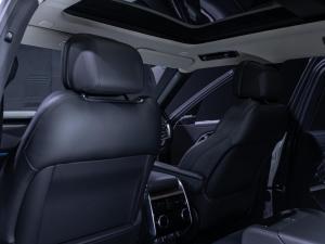 Land Rover Range Rover D350 HSE - Image 17