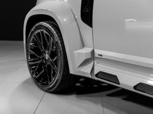 Land Rover Defender 110 D350 X-Dynamic HSE - Image 16