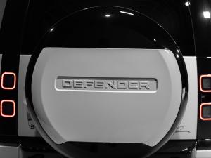 Land Rover Defender 110 D350 X-Dynamic HSE - Image 29
