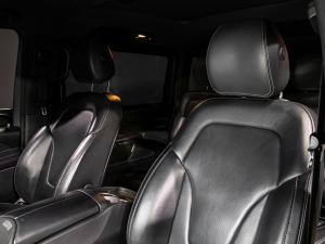 Mercedes-Benz V-Class V250d AMG Line - Image 16