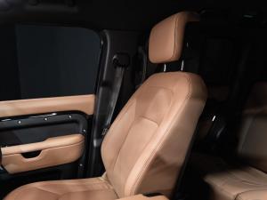 Land Rover Defender 110 D350 X-Dynamic HSE - Image 15