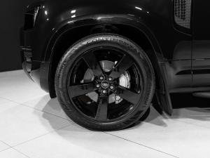 Land Rover Defender 110 D350 X-Dynamic HSE - Image 9