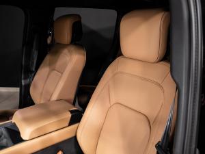 Land Rover Defender 110 P425 X-Dynamic HSE - Image 16