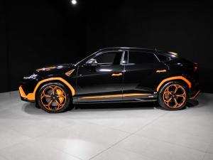 Lamborghini Urus S - Image 11