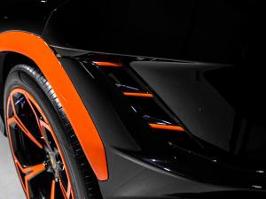 Lamborghini Urus S - Image 23