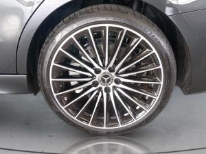 Mercedes-Benz C-Class C220d Avantgarde - Image 16