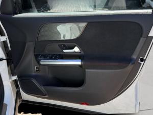 Mercedes-Benz GLA GLA200d Progressive - Image 22