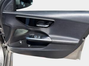 Mercedes-Benz C-Class C220d Avantgarde - Image 17