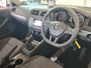Volkswagen Jetta 1.6 Conceptline - Image 12