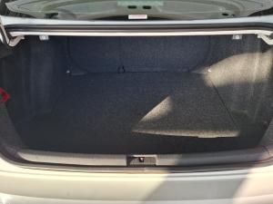 Volkswagen Jetta 1.6 Conceptline - Image 16
