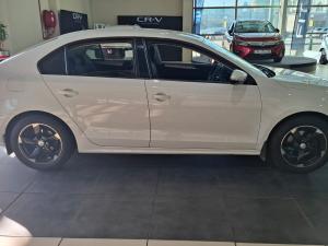 Volkswagen Jetta 1.6 Conceptline - Image 6