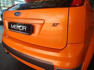 Ford Focus ST 3-door - Image 11