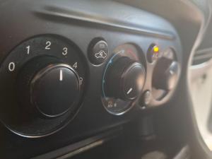 Ford Figo hatch 1.5 Ambiente - Image 16