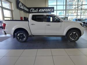 Nissan Navara 2.5DDTi double cab LE Plus - Image 3