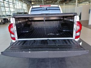 Nissan Navara 2.5DDTi double cab LE Plus - Image 9