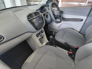 Tata Tiago 1.2 XT manual - Image 8