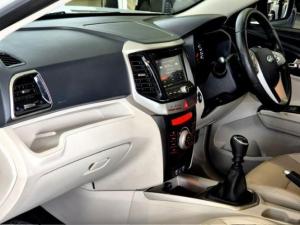 Mahindra XUV300 1.5TD W8 - Image 11