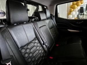 Nissan Navara 2.5DDTi double cab LE Plus - Image 9