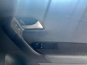Volkswagen Polo Vivo hatch 1.4 Trendline - Image 5