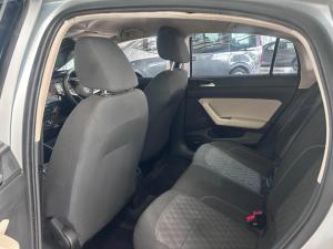 Volkswagen Polo sedan 1.6 manual - Image 7