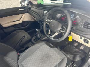 Volkswagen Polo sedan 1.6 manual - Image 8