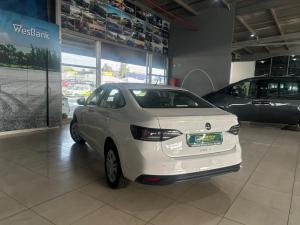 Volkswagen Polo sedan 1.6 manual - Image 4