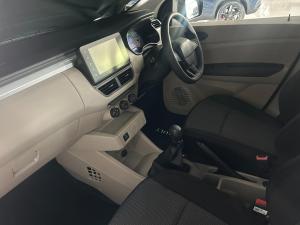 Renault Triber 1.0 Evolution - Image 10