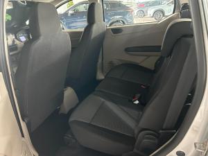 Renault Triber 1.0 Evolution - Image 11