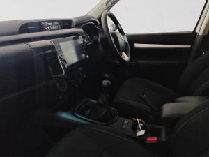 Toyota Hilux 2.4GD-6 double cab 4x4 Raider manual - Image 16