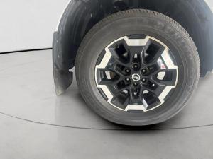 Nissan Navara 2.5DDTi double cab LE Plus 4x4 - Image 10