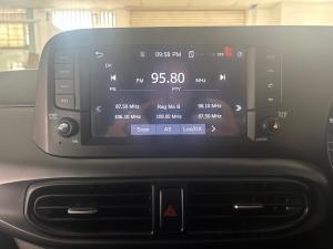 Hyundai Grand i10 1.0 Premium hatch - Image 14