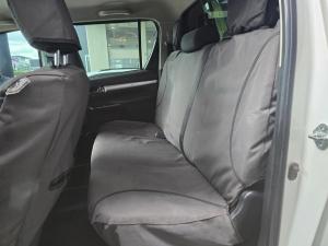 Toyota Hilux 2.8GD-6 double cab 4x4 Raider auto - Image 15