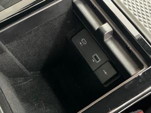 Land Rover Range Rover Evoque D200 R-Dynamic HSE - Image 9