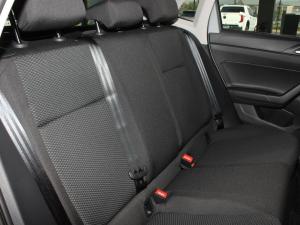 Volkswagen Polo hatch 1.0TSI - Image 11