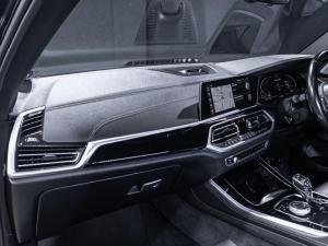 BMW X5 M50i - Image 13