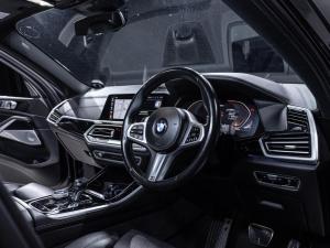BMW X5 M50i - Image 18