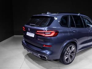 BMW X5 M50i - Image 24