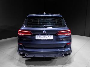 BMW X5 M50i - Image 29
