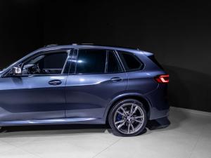 BMW X5 M50i - Image 6