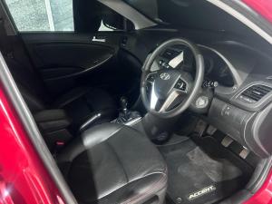 Hyundai Accent sedan 1.6 Fluid - Image 10