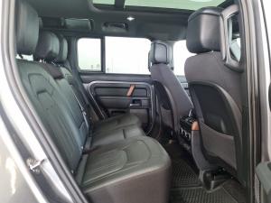 Land Rover Defender 110 D300 X - Image 22